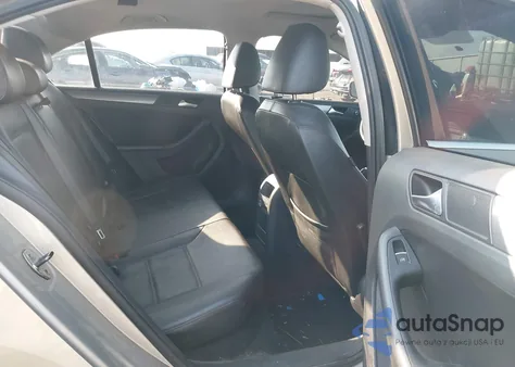 2013 Volkswagen Jetta 2.0L Tdi z USA, uszkodzony, nr VIN 3VWLL7AJ2DM274322